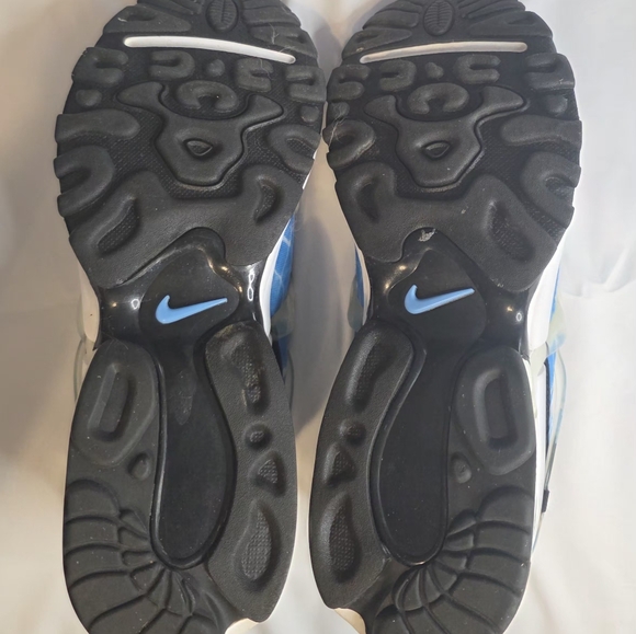 Nike Mens Blue and Black Sneakers - Picture 3 of 4